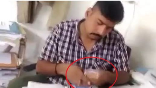 गाजियाबाद कि शिप्रा सनसिटी पुलिस का रिश्वत लेते VIDEO वायरल