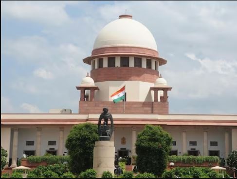 मथुरा कृष्ण जन्मभूमि विवाद : सभी लंबित मामलों को HC भेजने की मांग वाली याचिका पर SC सुनवाई के लिए तैयार