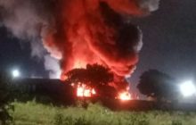 ग्रेटर नोएडा में टेंट के गोदाम में लगी आग, मौके पर पहुंची दमकल की चार गाड़ियां