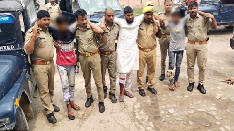 अंबेडकरनगर में छात्रा का दुपट्टा खींचने का मामला, भाग रहे आरोपियों को पुलिस ने मारी गोली