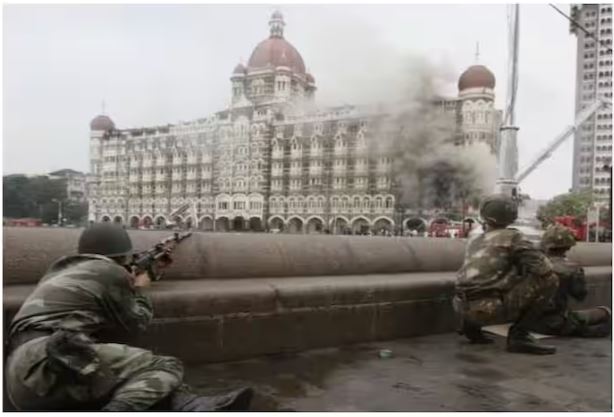 मुंबई हमले की 15वीं बरसी आज, राष्ट्रपति समेत इन नेताओं ने वीरों को दी श्रद्धांजलि