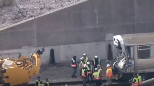 अमेरिका के शिकागो में ट्रेन हादसा, कम से कम 40 यात्री घायल, कुछ की हालत गंभीर