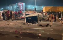 कानपुर-झांसी हाईवे पर दर्दनाक हादसा, ट्रक ने पिकअप को मारी जोरदार टक्कर; बच्चे समेत 4 लोगों की मौत