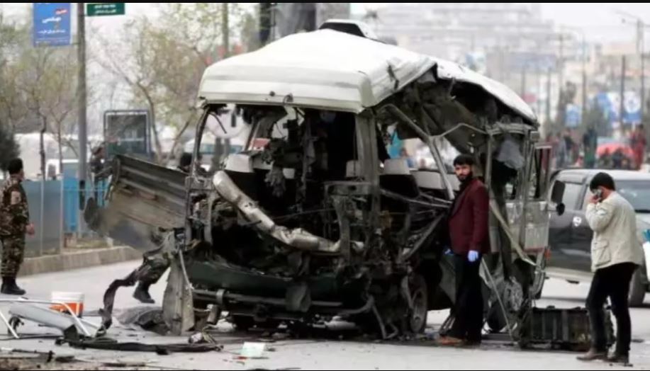 अफगानिस्तान की राजधानी में मिनी वैन में बम विस्फोट; 3 नागरिकों की मौत व चार घायल, ISIS ने ली जिम्मेदारी