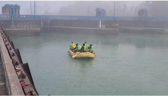 वाहन हादसे में लापता महिला अधिकारी की तलाश में सर्च अभियान जारी, नहीं लगा कोई सुराग