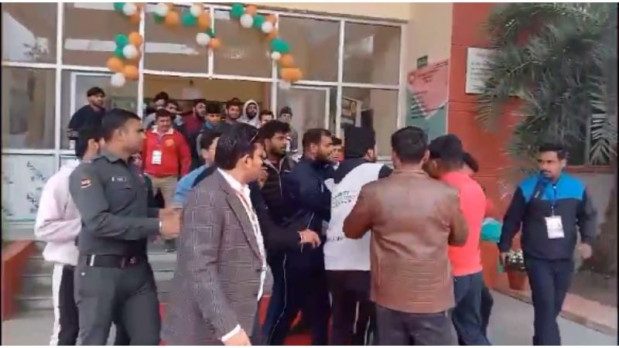 कानपुर यूनिवर्सिटी में खेल प्रतियोगिता में विवाद, खिलाड़ियों के बीच चले लात-घूंसे