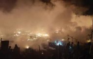 दिल्ली के शाहबाद डेयरी इलाके में लगी भीषण आग, 130 झुग्गी जलकर खाक