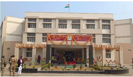 PM मोदी ने ग्रेटर नोएडा में हाईटेक सुविधाओं वाले केंद्रीय विद्यालय के भवन का किया लोकार्पण