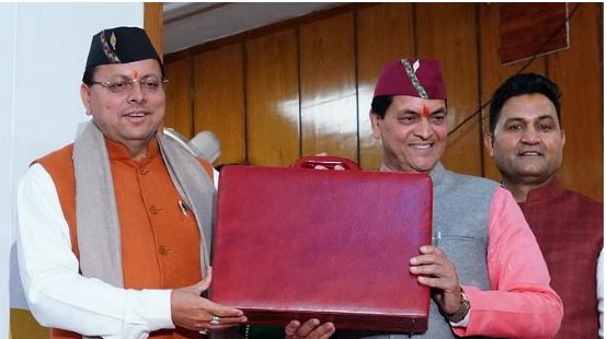 Uttarakhand Budget 2024: इस बार 15% बढ़ा धामी सरकार का बजट, देखिए इस बजट में किस वर्ग को क्या मिला