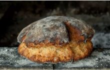 पुरातत्वविदों ने खोजी दुनिया की सबसे पुरानी ब्रेड, 8600 साल बाद भी गोल और स्पंजी, जानें और क्या पता चला?