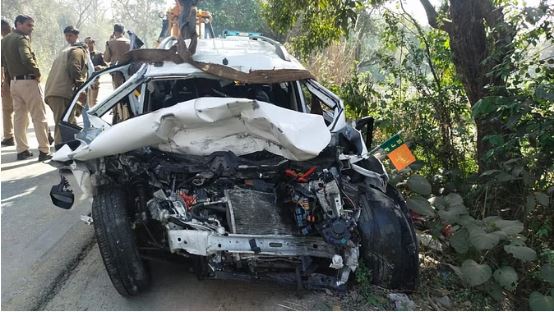 दुर्घटना: उत्तराखंड में कार और ट्रक की टक्कर में भाजपा नेता की मौत