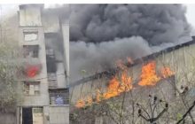Delhi Fire: नरेला की फैक्ट्री में लगी भीषण आग, कई मजदूरों के फंसे होने की आशंका