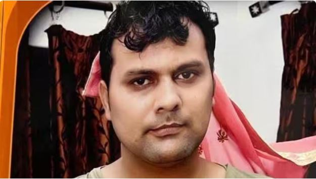 UP Police Bharti Paper Leak मामले में मुख्य आरोपी अरुण कुमार सिंह ने किया सरेंडर, STF ने कोतवाली को सौंपा