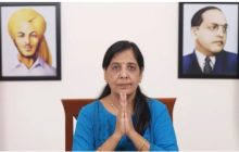 AAP का 'केजरीवाल को आशीर्वाद' कैंपेन शुरू, CM की पत्नी ने जारी किया व्हाट्सएप नंबर