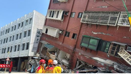 ताइवान में 25 साल का सबसे तगड़ा भूकंप, इस तरह हिलने लगे पुल और खंभे, 7 की मौत 700 से अधिक घायल