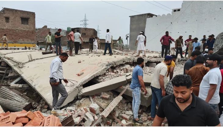 मुजफ्फरनगर में दर्दनाक हादसा! इमारत गिरने से 2 की मौत, कई लोगों के फंसे होने की आशंका, रेस्क्यू ऑपरेशन जारी