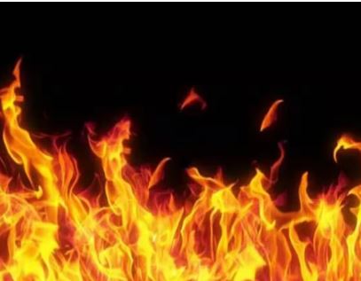 नोएडा में मकान मालिक ने किराएदार के परिवार को जिंदा जलाने की कोशिश की; पत्नी पर थी गंदी नजर